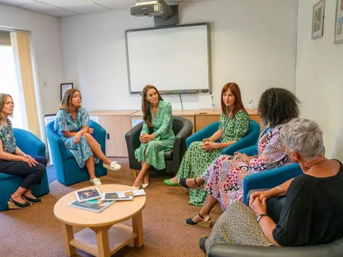 The Princess of Wales meeting the study team at Nuneaton, including Professor Jane Barlow (far right) Credit: The Royal Foundation